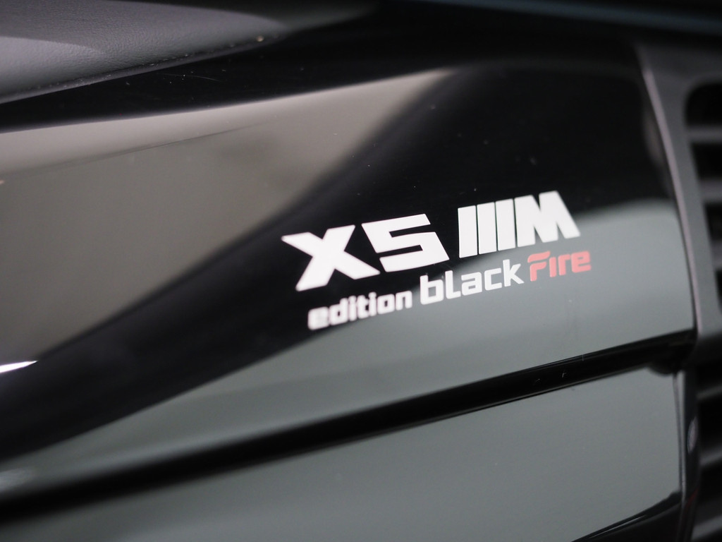 BMW X5 M 4.4 V8 576PK Black Fire Edition 34