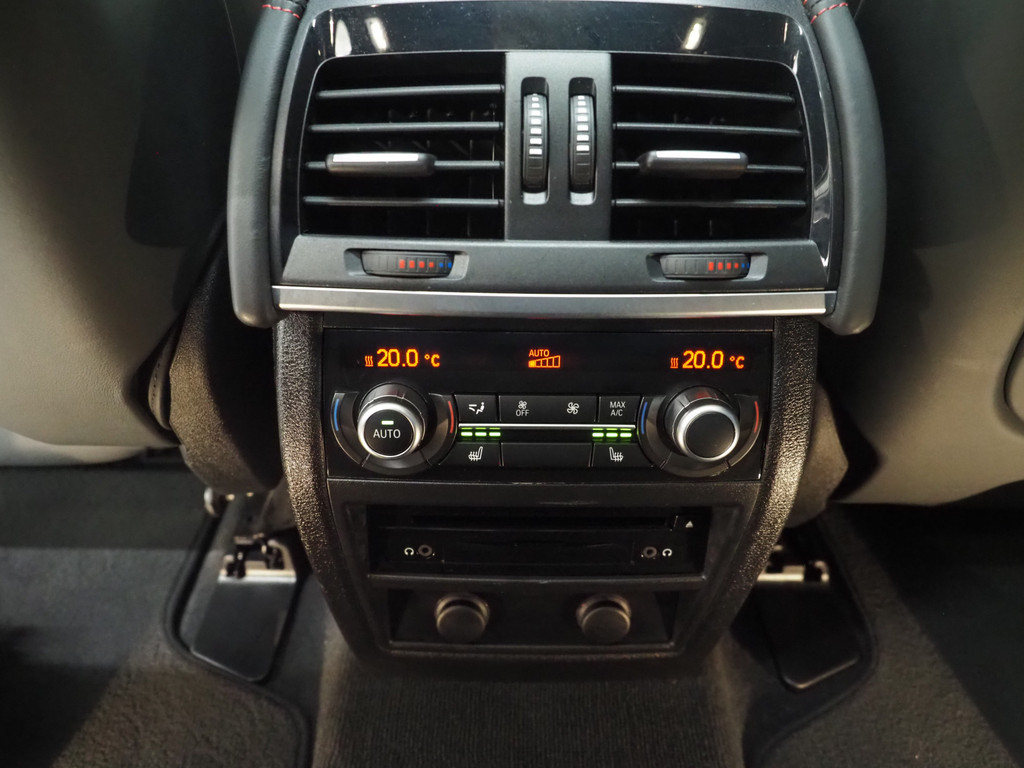 BMW X5 M 4.4 V8 576PK Black Fire Edition 45