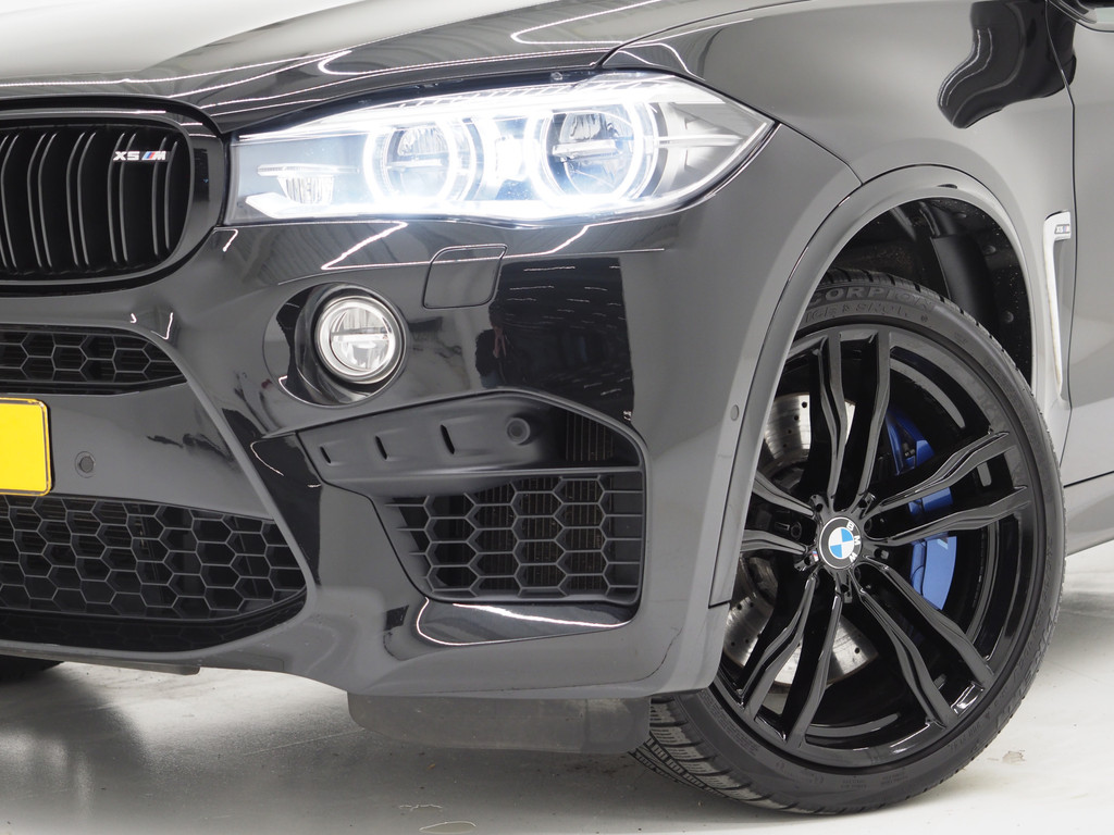 BMW X5 M 4.4 V8 576PK Black Fire Edition 5
