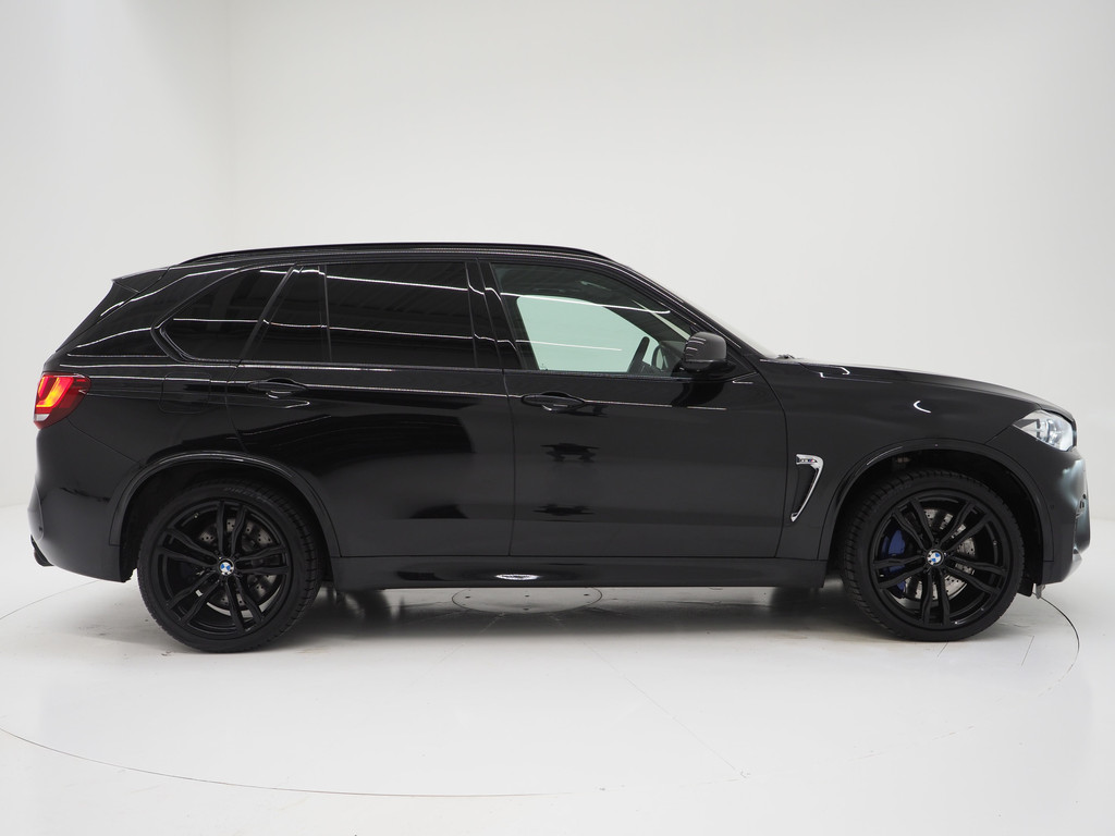 BMW X5 M 4.4 V8 576PK Black Fire Edition 9