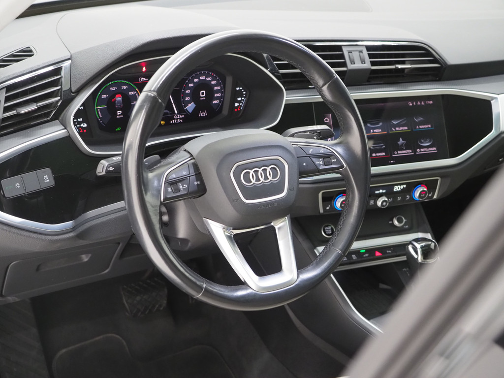 Audi Q3 45 TFSI e edition 17