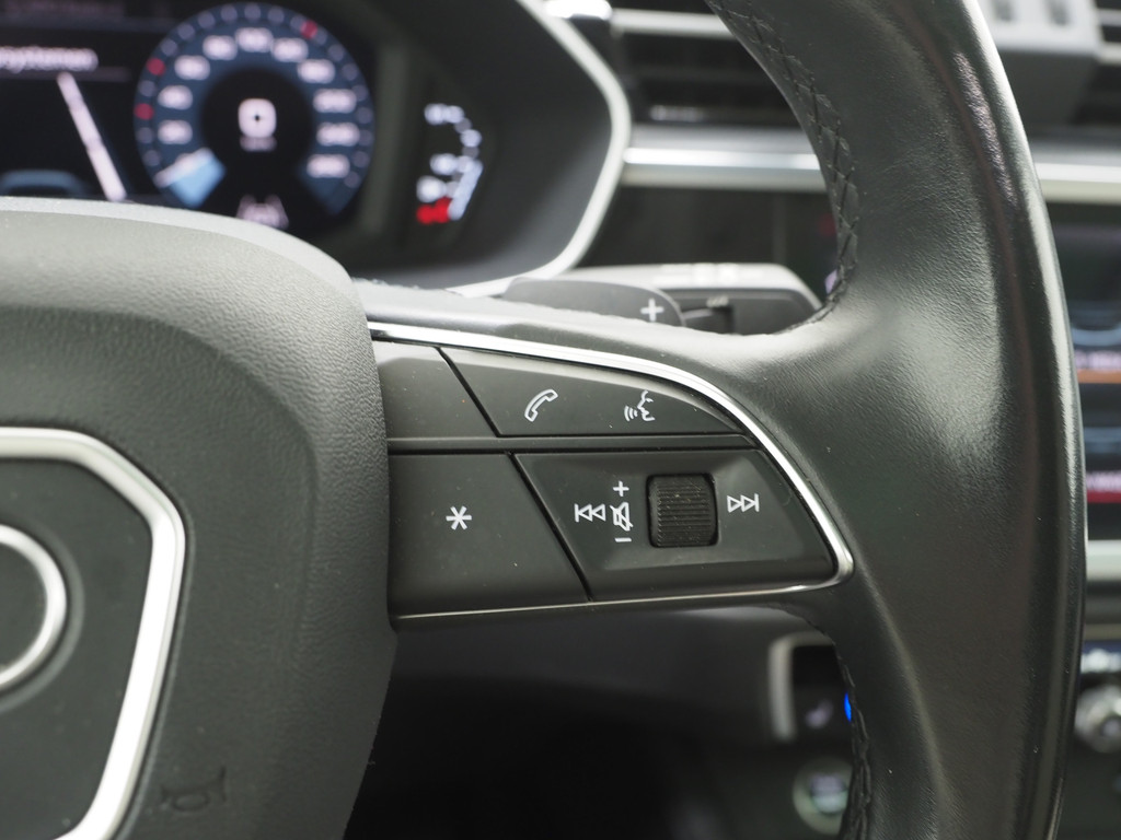 Audi Q3 45 TFSI e edition 23