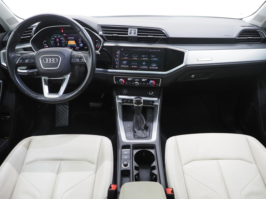 Audi Q3 45 TFSI e edition 4