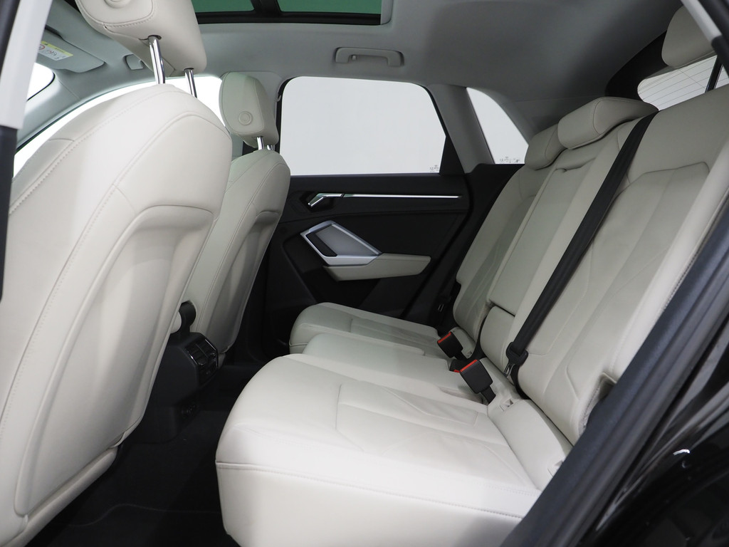 Audi Q3 45 TFSI e edition 74