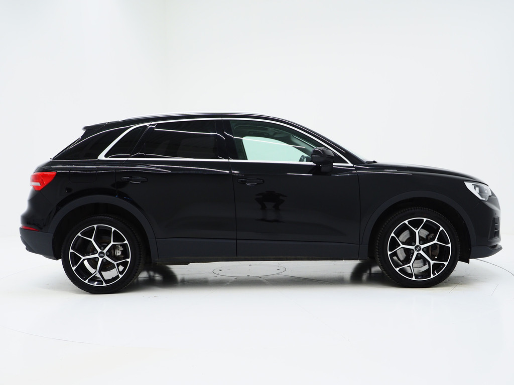 Audi Q3 45 TFSI e edition 9