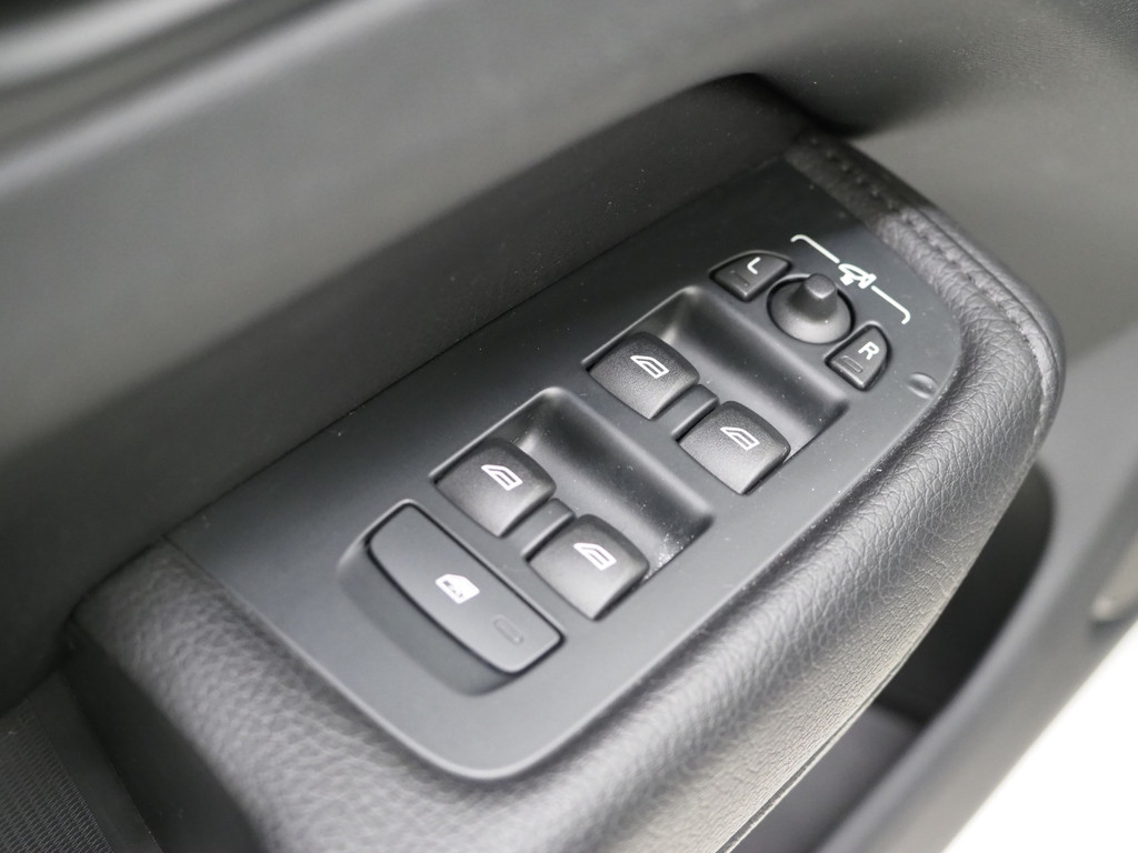 Volvo XC60 2.0 T6 Long Range Recharge AWD Inscription 17