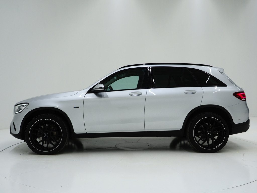 Mercedes-Benz GLC 300e 4MATIC Night Black 1