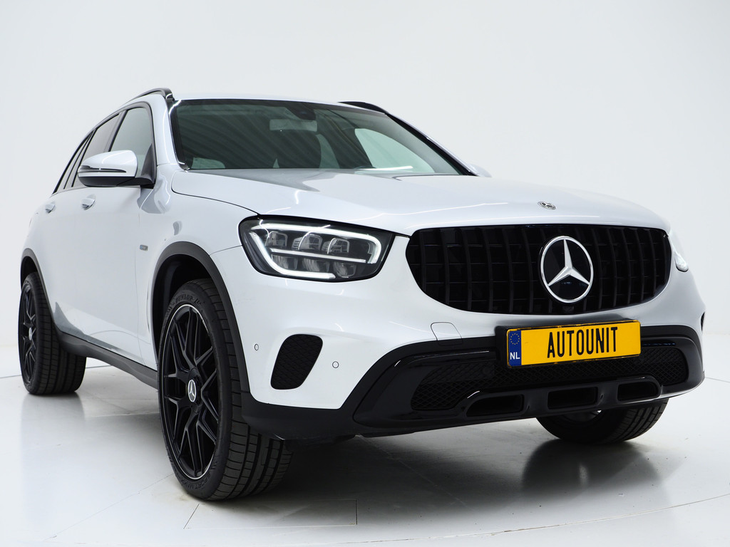 Mercedes-Benz GLC 300e 4MATIC Night Black 10