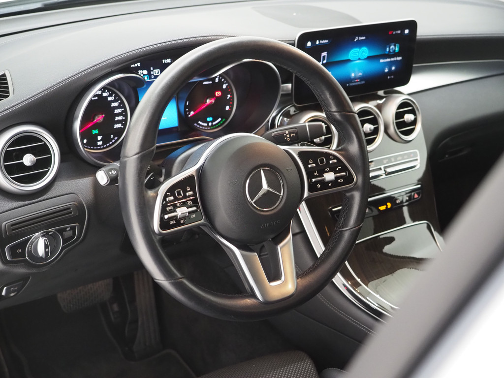 Mercedes-Benz GLC 300e 4MATIC Night Black 16
