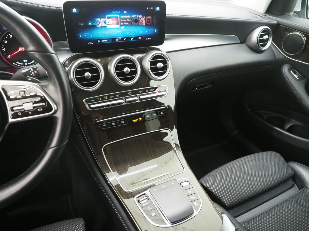 Mercedes-Benz GLC 300e 4MATIC Night Black 29