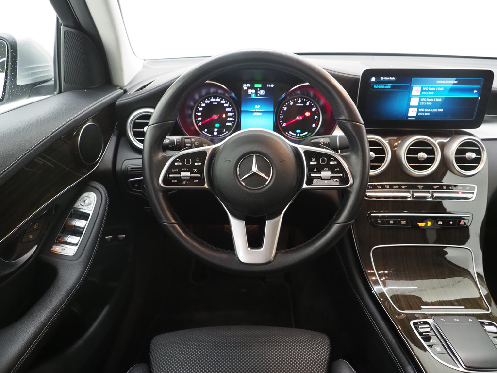 Mercedes-Benz GLC 300e 4MATIC Night Black 66