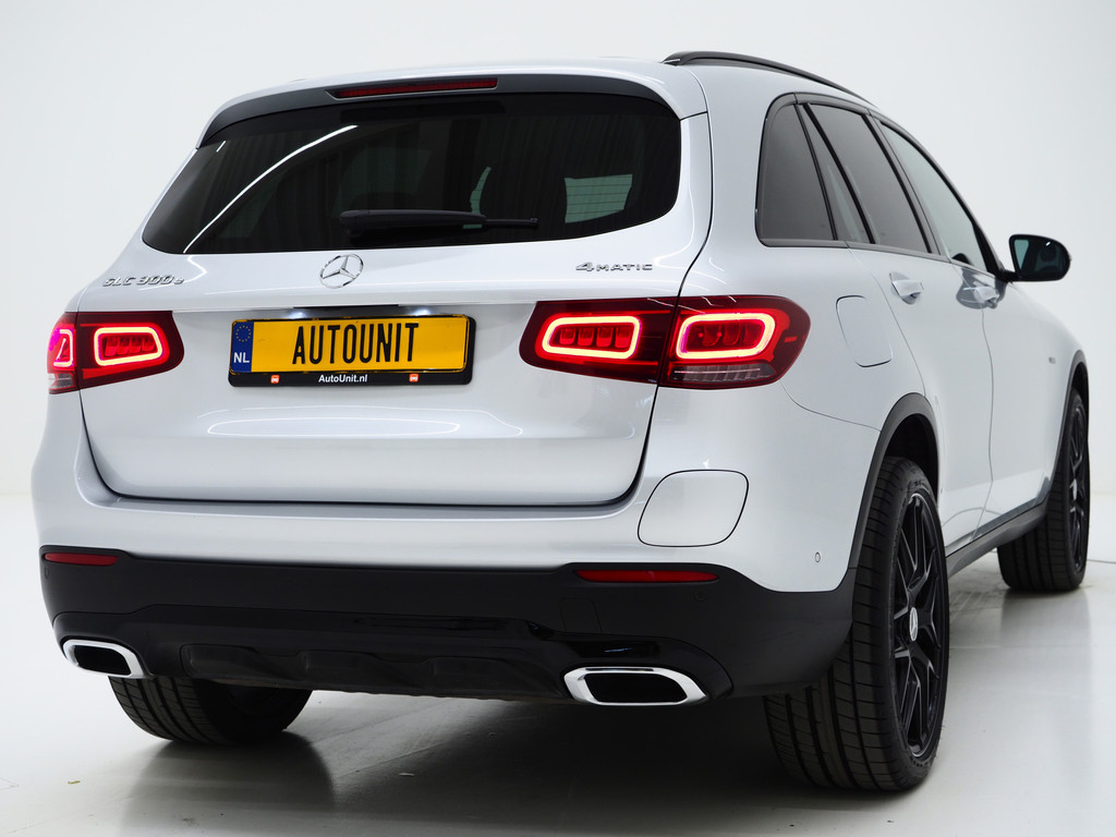 Mercedes-Benz GLC 300e 4MATIC Night Black 8