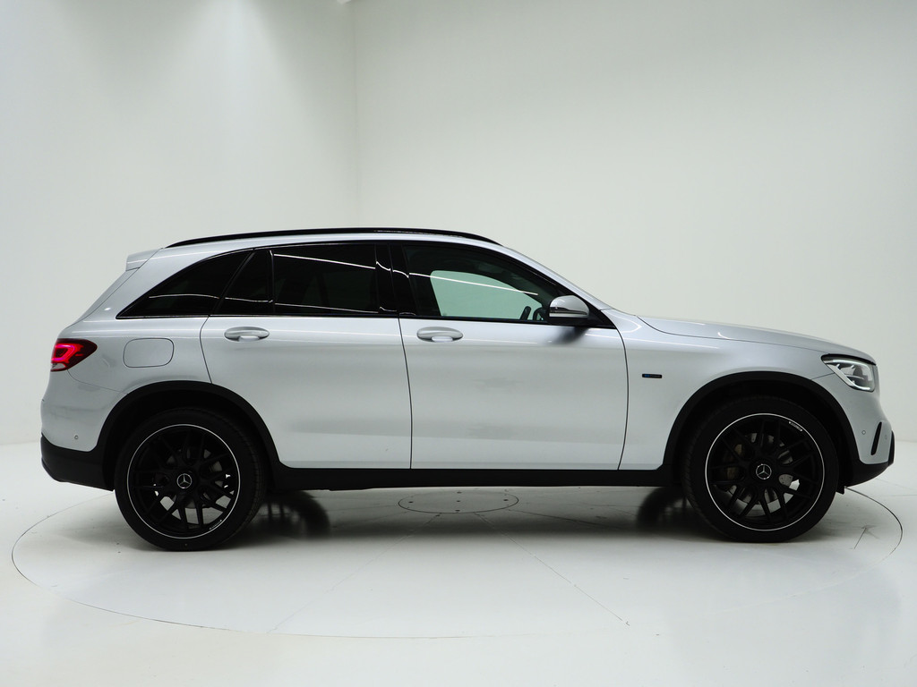 Mercedes-Benz GLC 300e 4MATIC Night Black 9