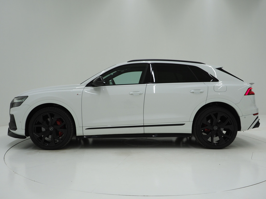 Audi Q8 60 TFSI e quattro Competition BlackOptic 462PK 1