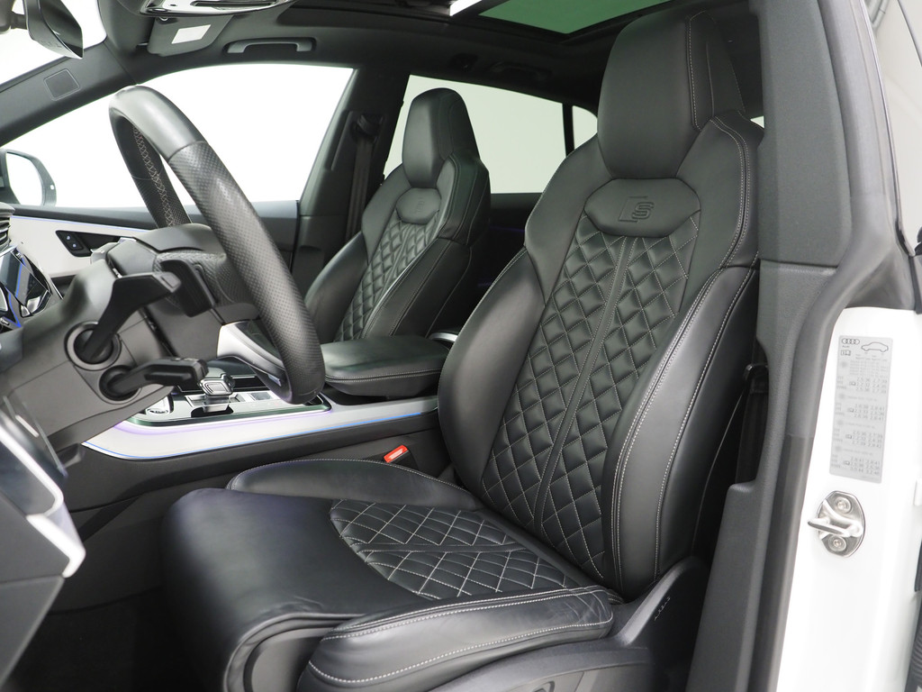 Audi Q8 60 TFSI e quattro Competition BlackOptic 462PK 3