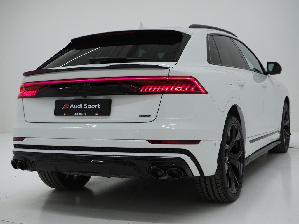 Audi Q8 60 TFSI e quattro Competition BlackOptic 462PK 8