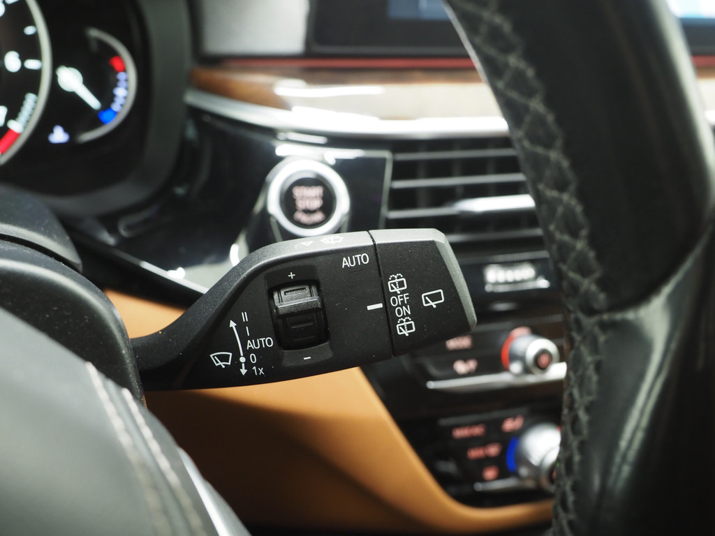 BMW 5 Serie Touring 530i High Executive 23