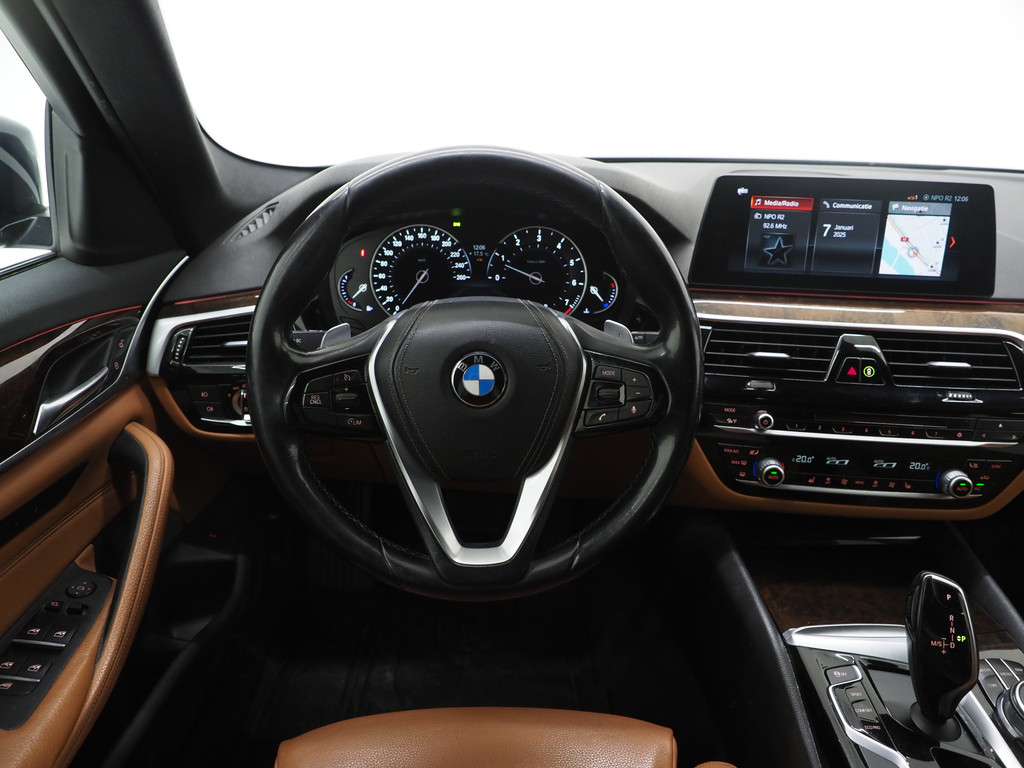 BMW 5 Serie Touring 530i High Executive 76
