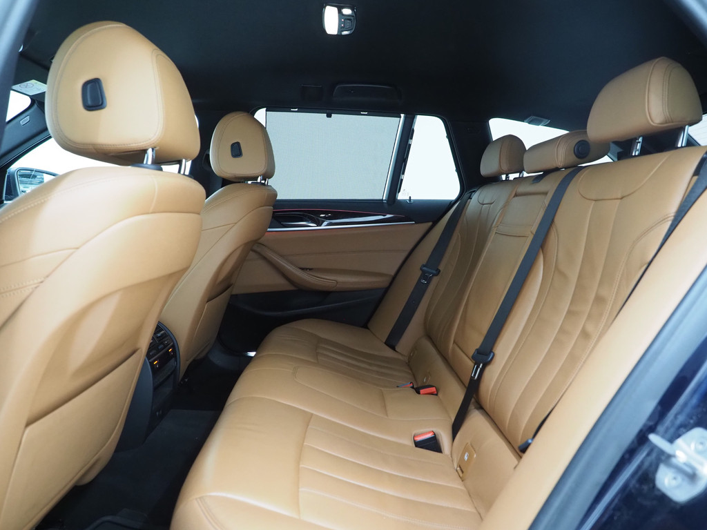 BMW 5 Serie Touring 530i High Executive 77