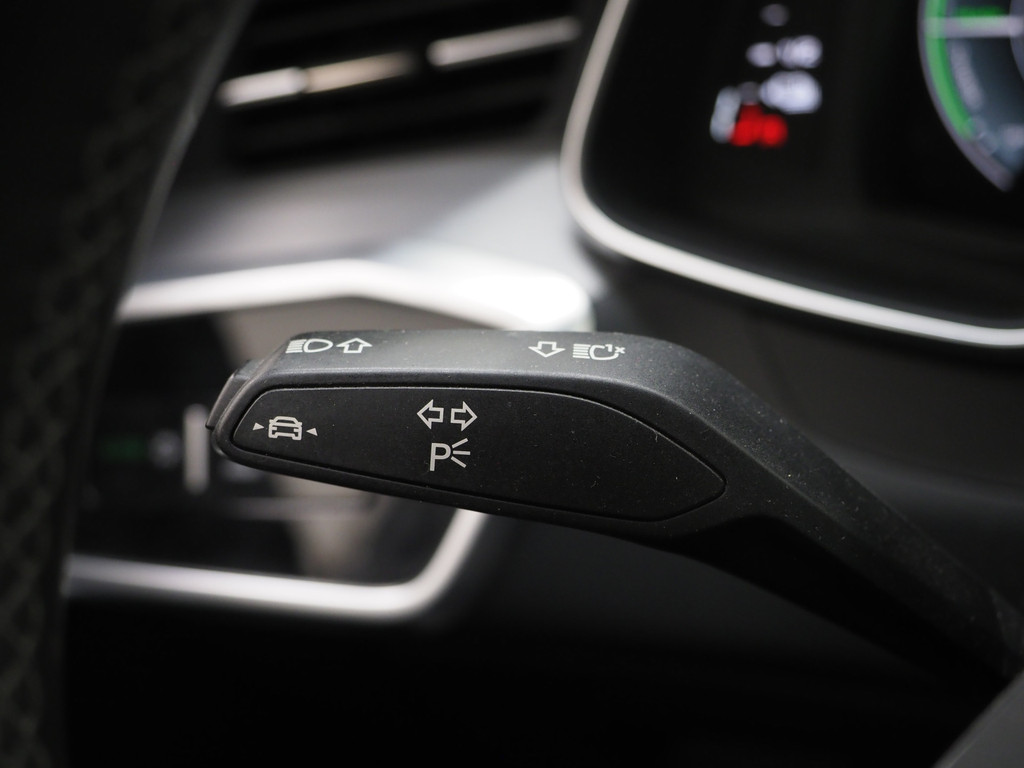 Audi A6 Avant 55 TFSI e quattro Competition 19