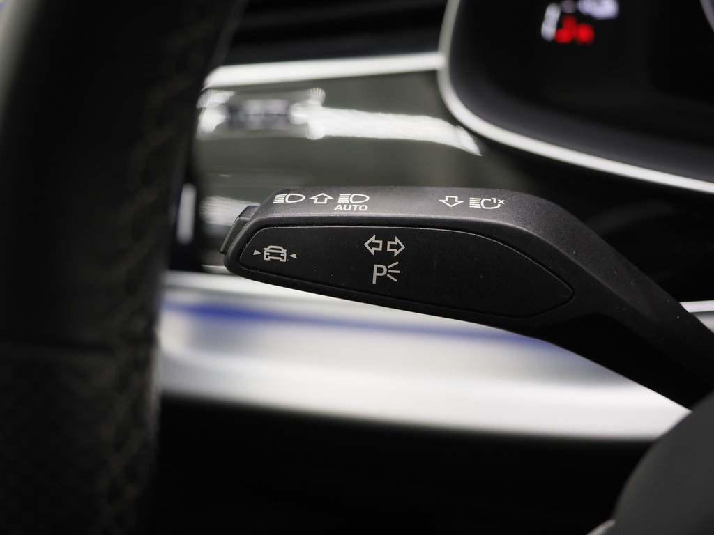 Audi Q8 55 TFSI e quattro Pro Line S 21