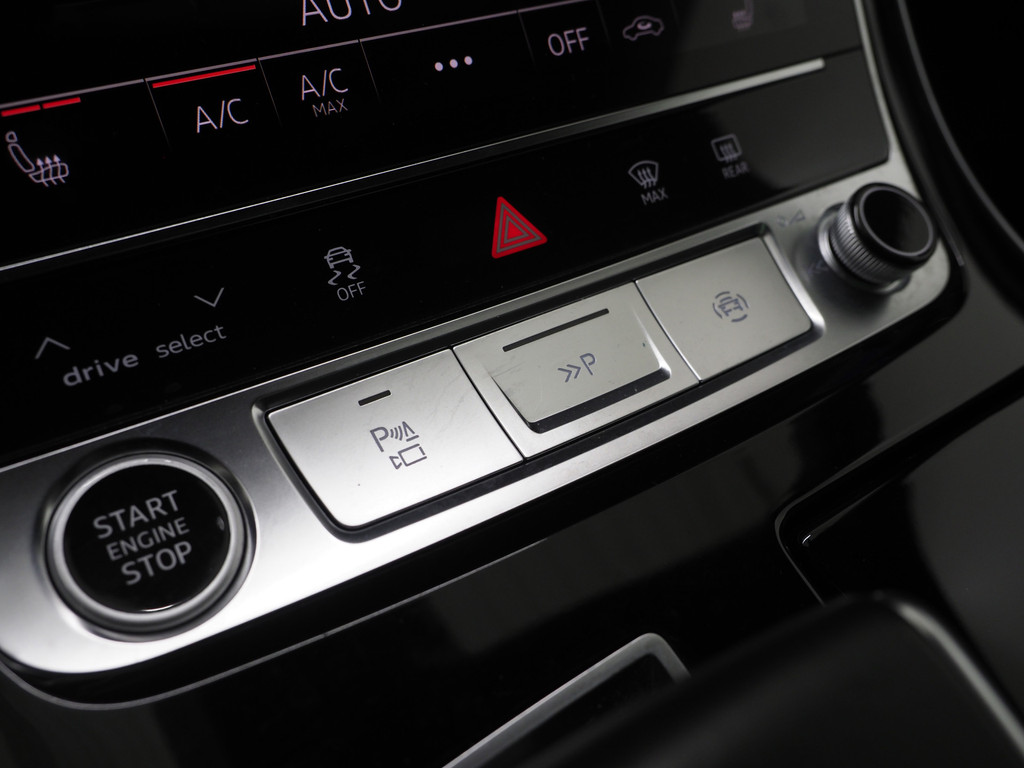 Audi Q8 55 TFSI e quattro Pro Line S 35