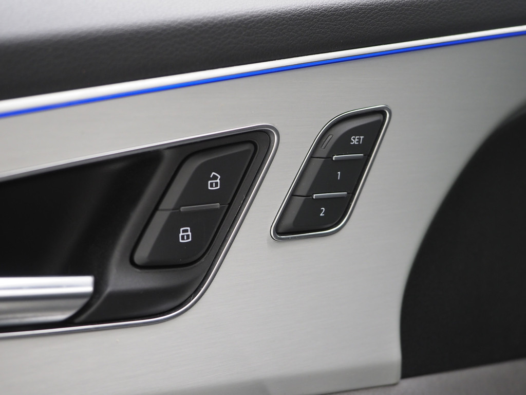 Audi Q8 55 TFSI e quattro Pro Line S 64