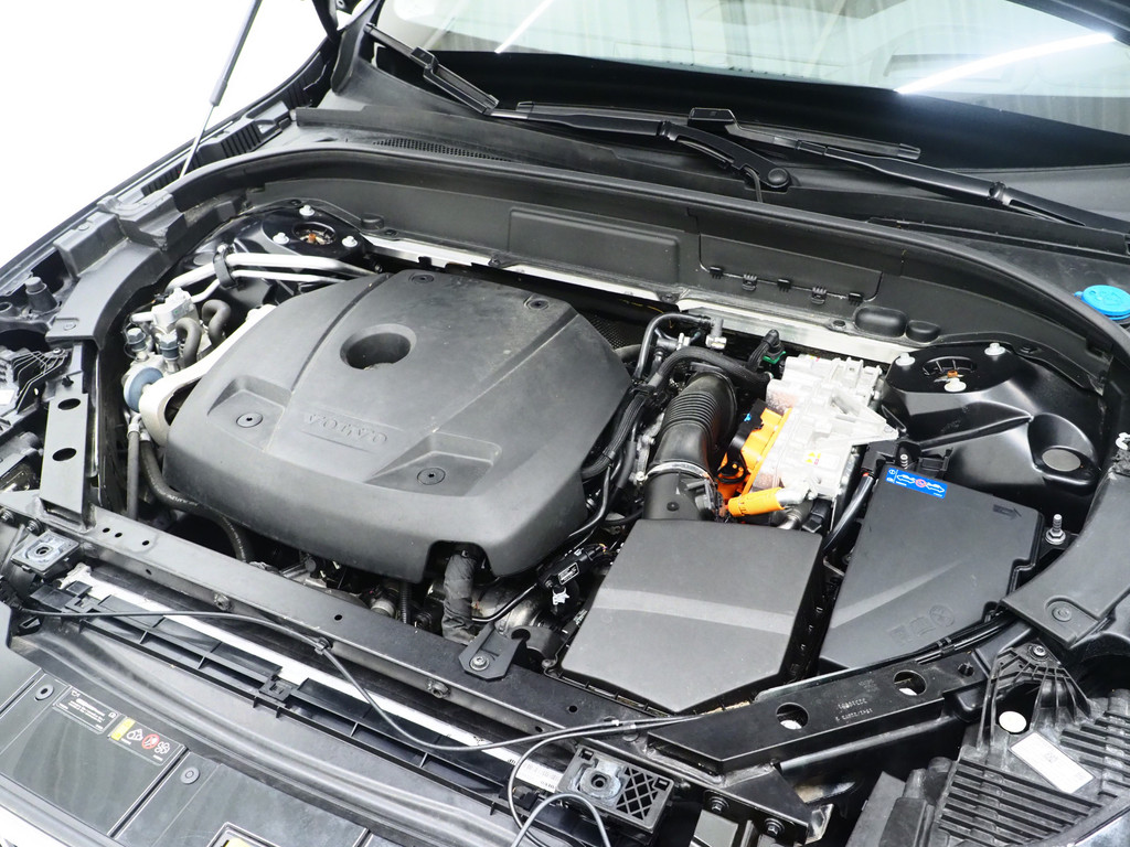Volvo XC60 2.0 T6 Recharge AWD Ultimate Long Range 6