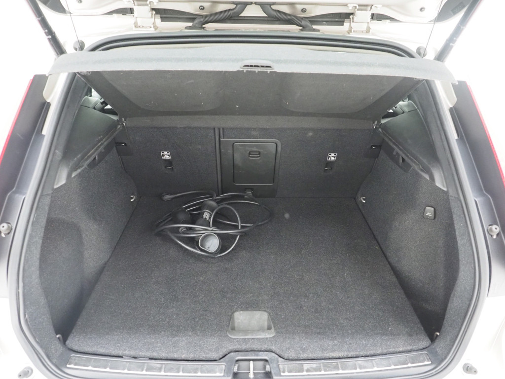 Volvo XC40 1.5 T4 Recharge Ultimate 77