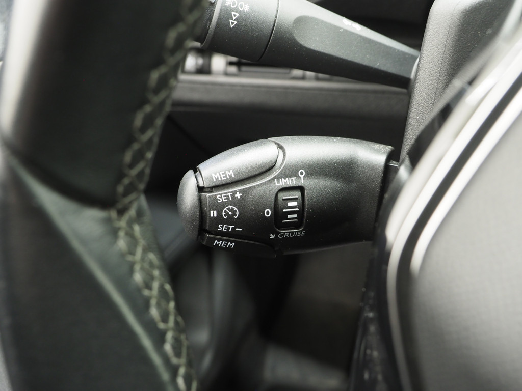 Peugeot 5008 1.2 PureTech Allure 7p 56