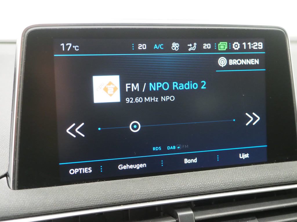 Peugeot 5008 1.2 PureTech Allure 7p 61
