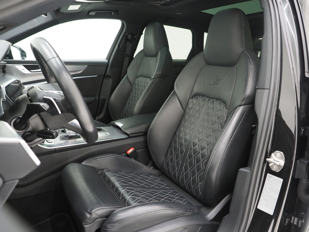 Audi A6 Avant 55 TFSI e quattro Competition Black 3