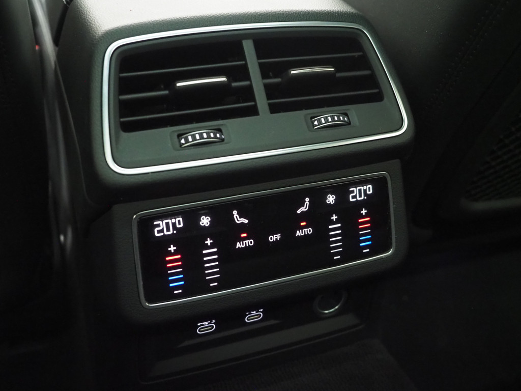 Audi A6 Avant 55 TFSI e quattro Competition Black 32