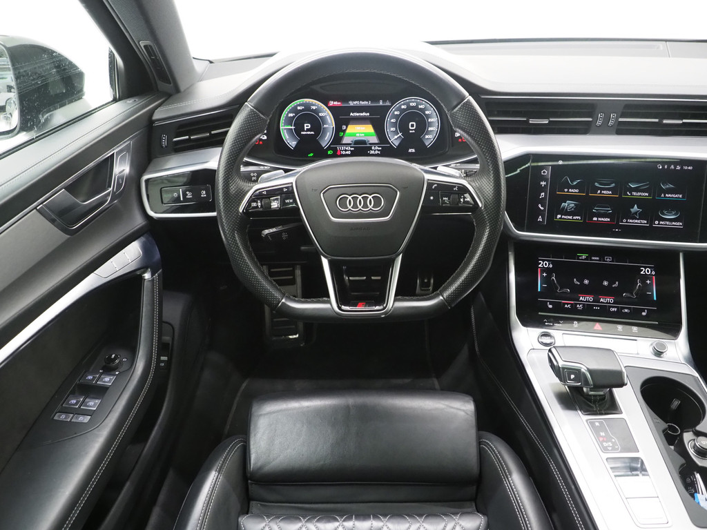 Audi A6 Avant 55 TFSI e quattro Competition Black 33