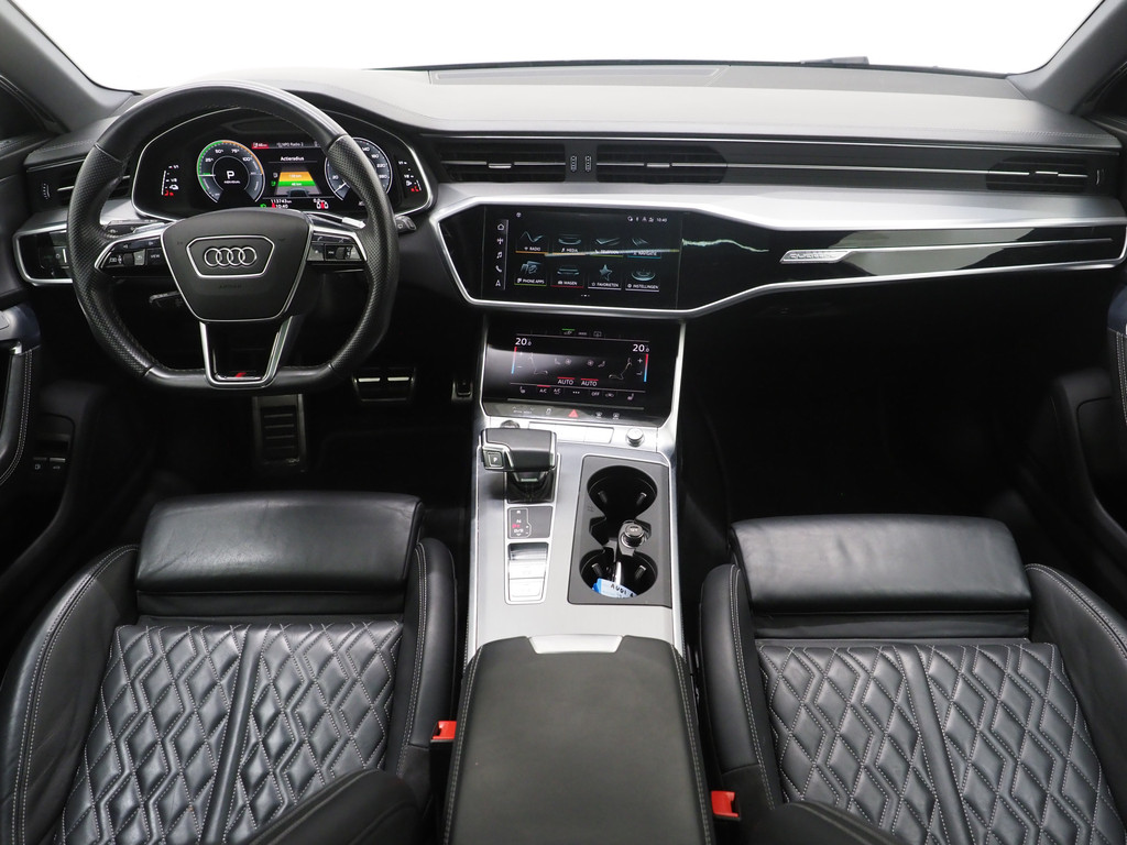 Audi A6 Avant 55 TFSI e quattro Competition Black 4