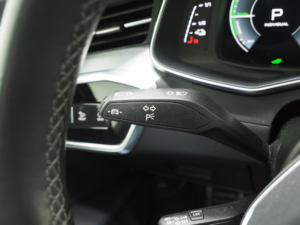 Audi A6 Avant 55 TFSI e quattro Competition Black 55
