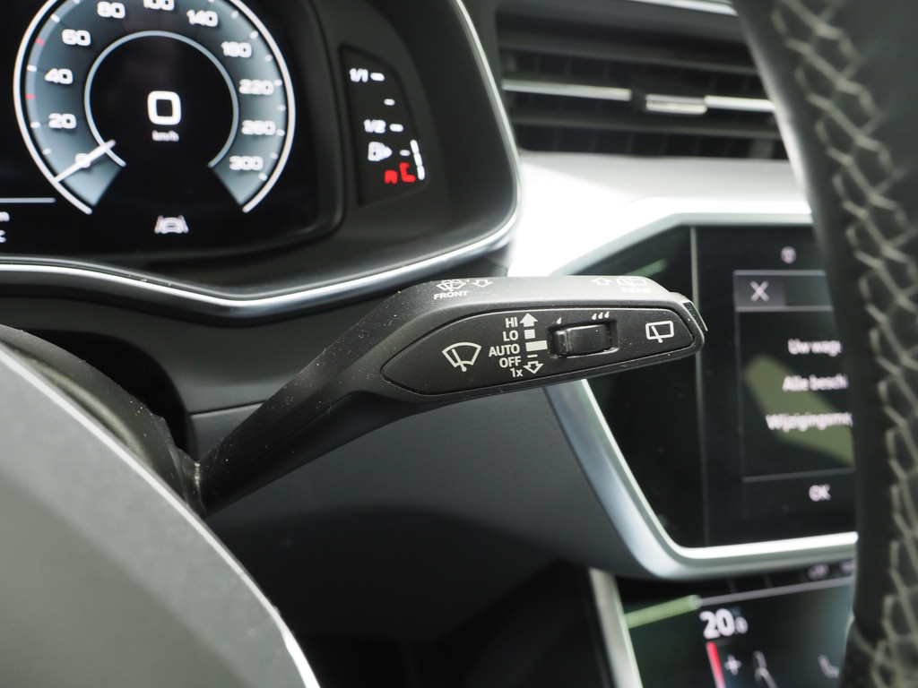 Audi A6 Avant 55 TFSI e quattro Competition Black 59