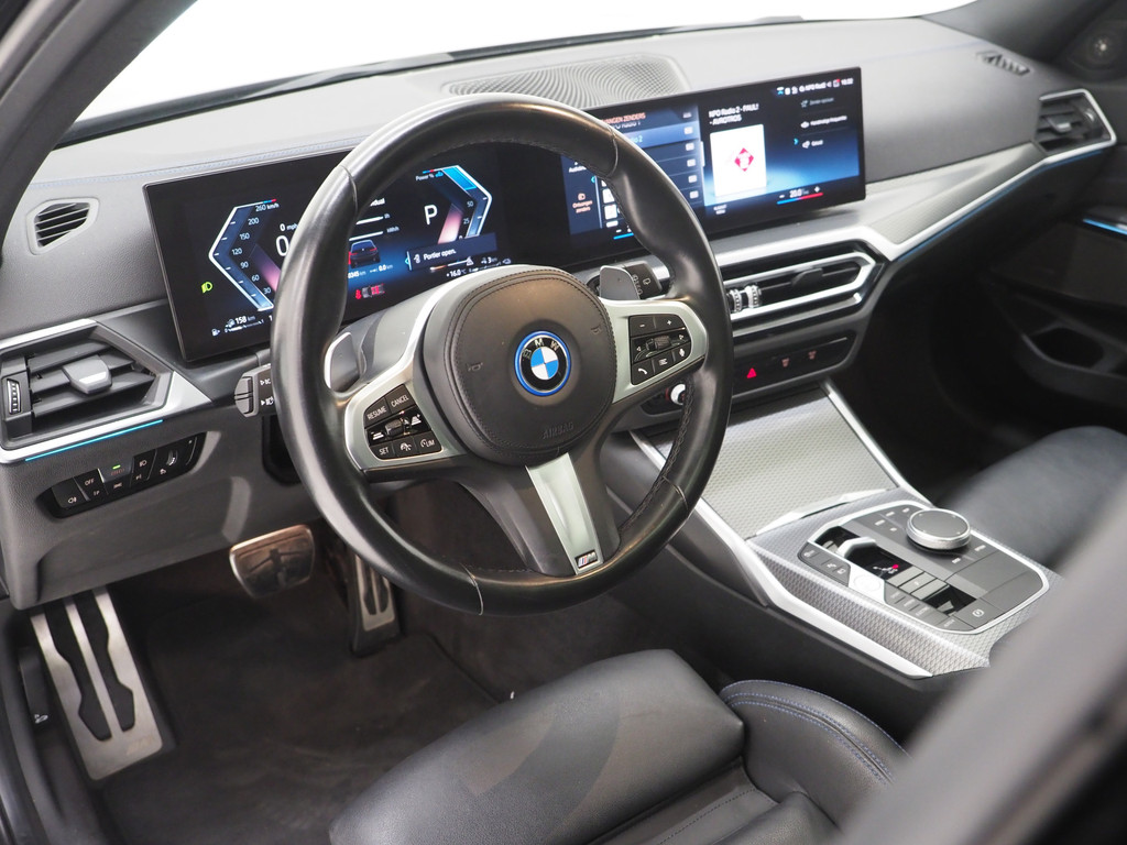 BMW 3 Serie Touring 330e M-Sport Pro LCI 57