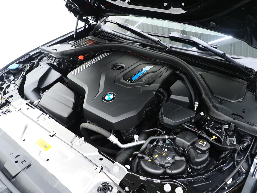 BMW 3 Serie Touring 330e M-Sport Pro LCI 6