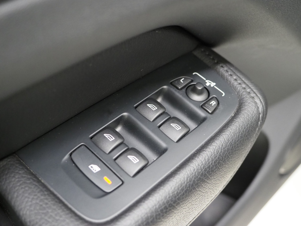 Volvo XC60 2.0 Recharge T8 AWD Inscription *Facelift* 55