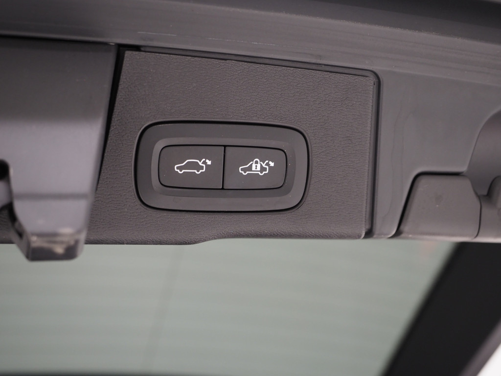 Volvo XC60 2.0 Recharge T6 AWD R-Design Long Range 36