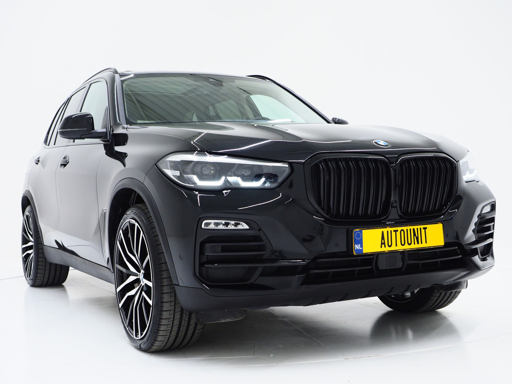 BMW X5 xDrive45e Full Black 11