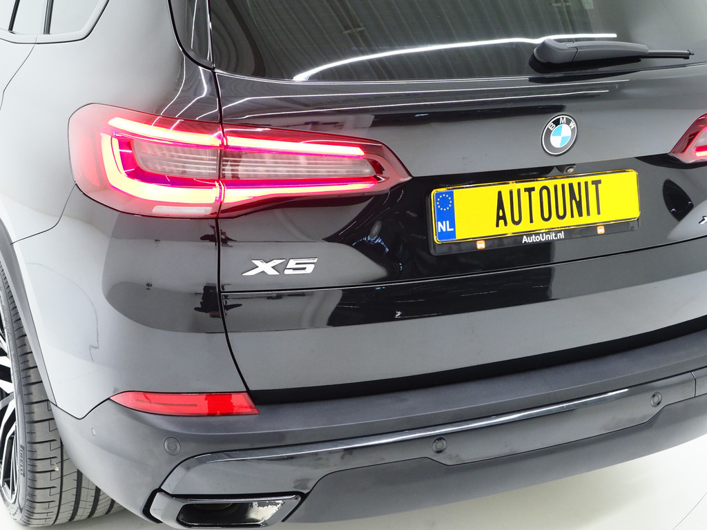 BMW X5 xDrive45e Full Black 14