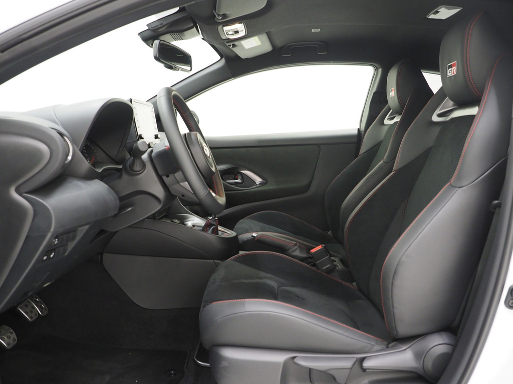 Toyota Yaris 1.6 GR Performance 16