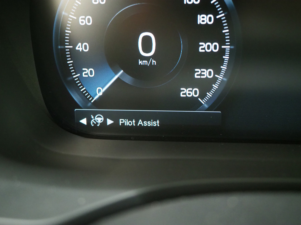 Volvo XC60 2.0 T8 Twin Engine AWD R-Design 27