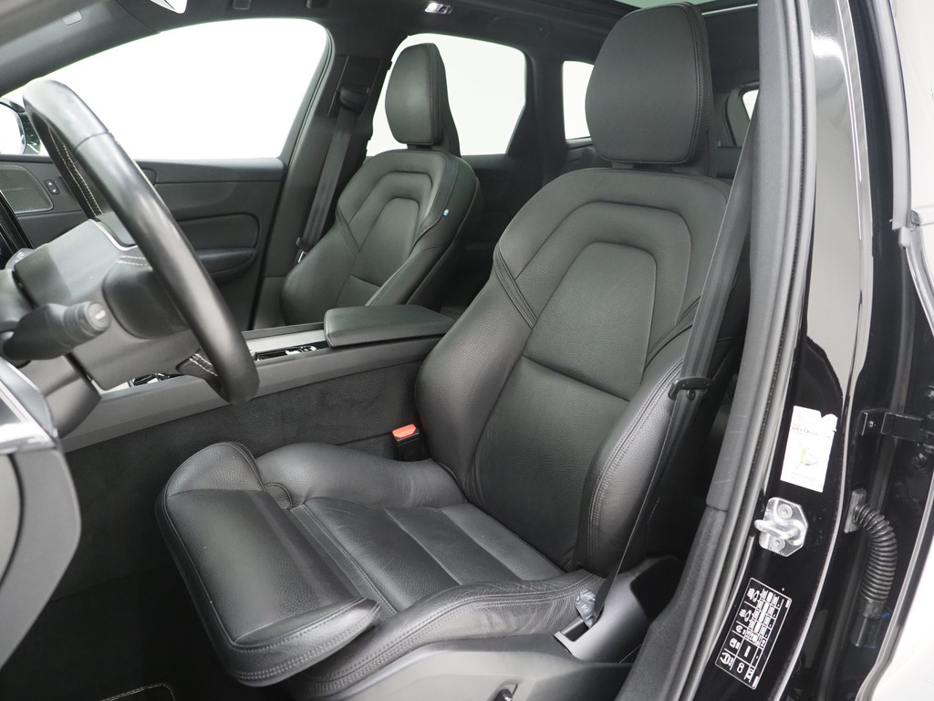Volvo XC60 2.0 T8 Twin Engine AWD R-Design 3