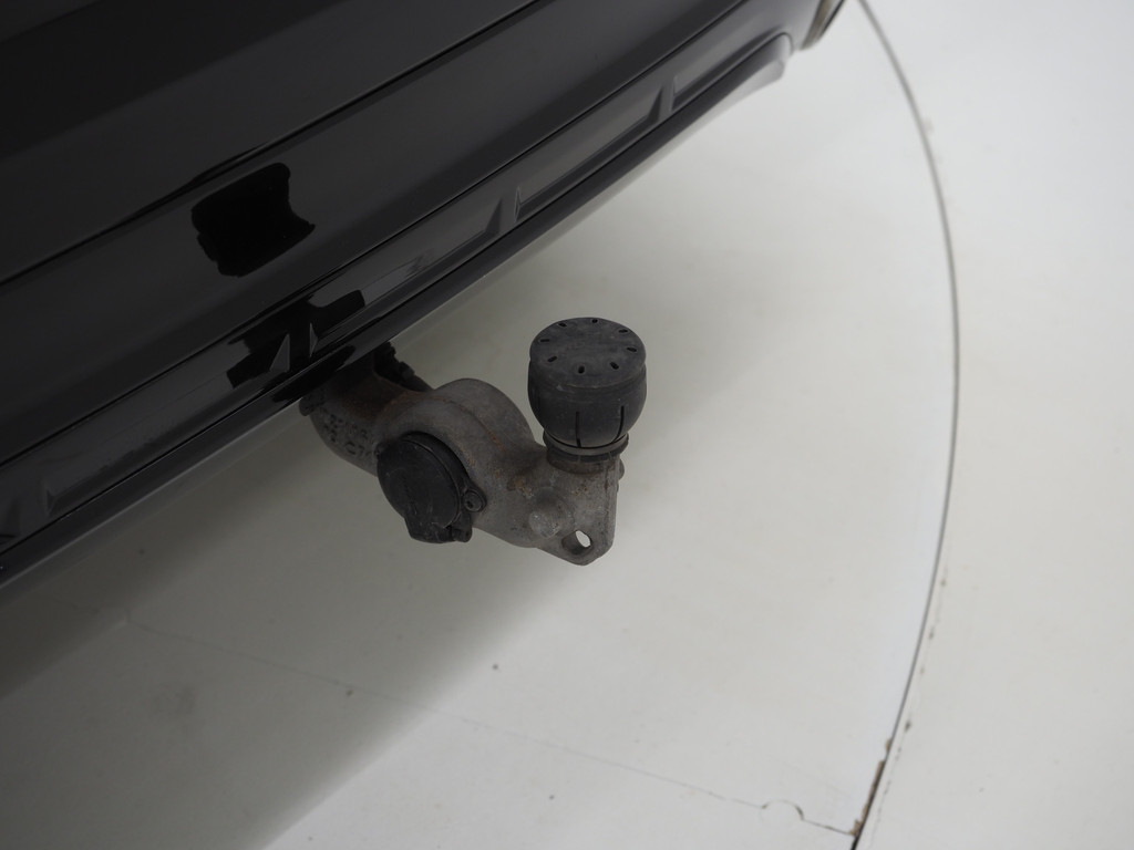 Volvo XC60 2.0 T8 Twin Engine AWD R-Design 84