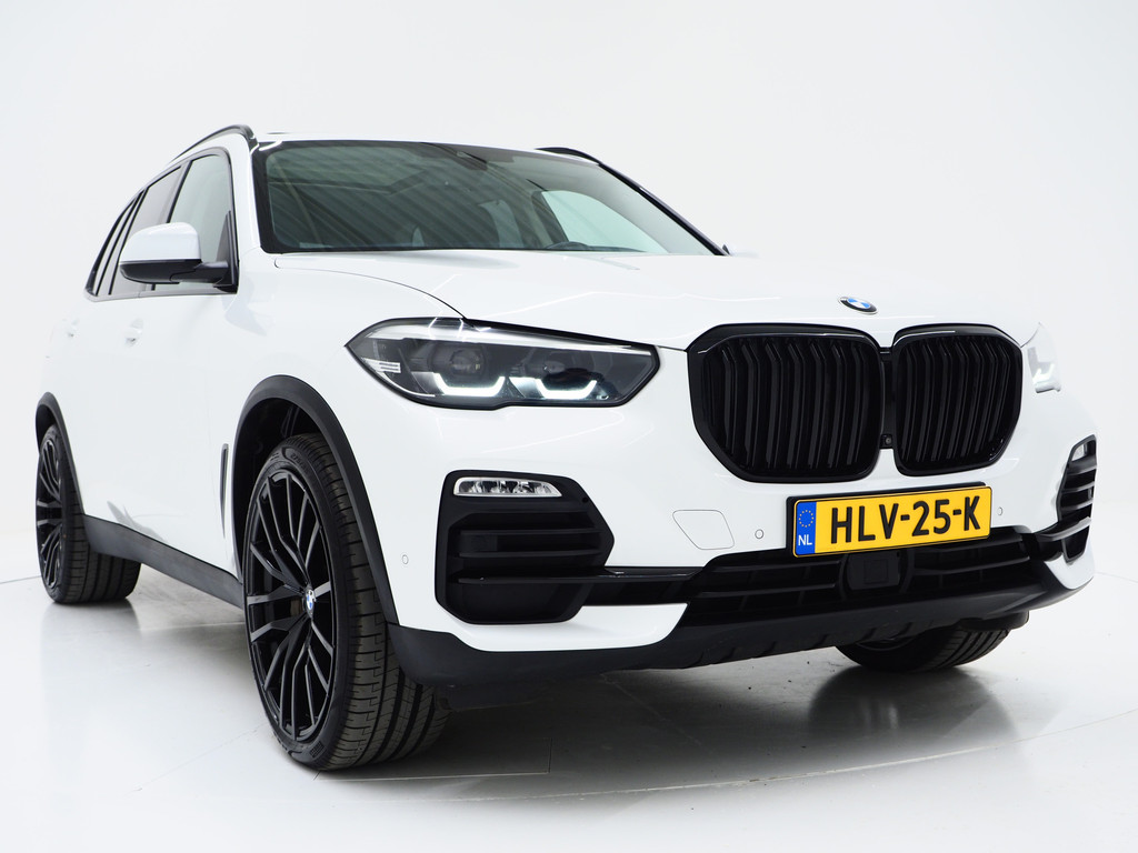 BMW X5 xDrive45e Full Black 11