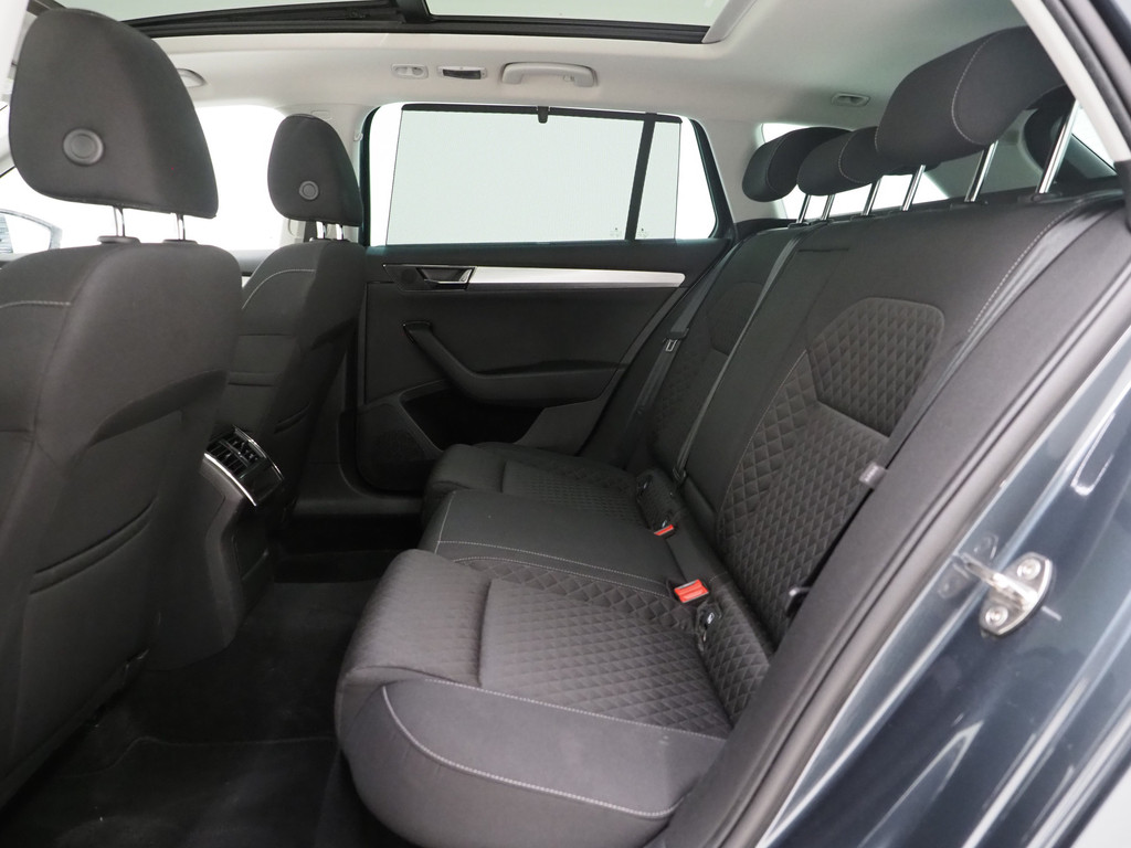 Škoda Superb Combi 1.4 TSI iV 218PK 32