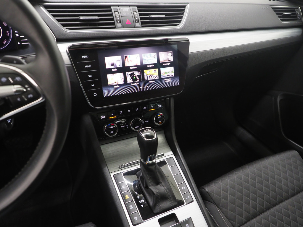 Škoda Superb Combi 1.4 TSI iV 218PK 68